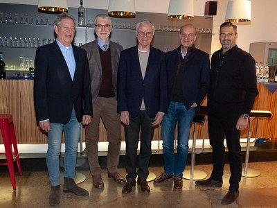 Die ehemaligen vereint mit dem wieder gewählten Präsidenten; v.l. Hubert Haizmann, Prof. Dr. Gerhard Braun, Walter Herrmann, Hans Steiner und Michael Rampf